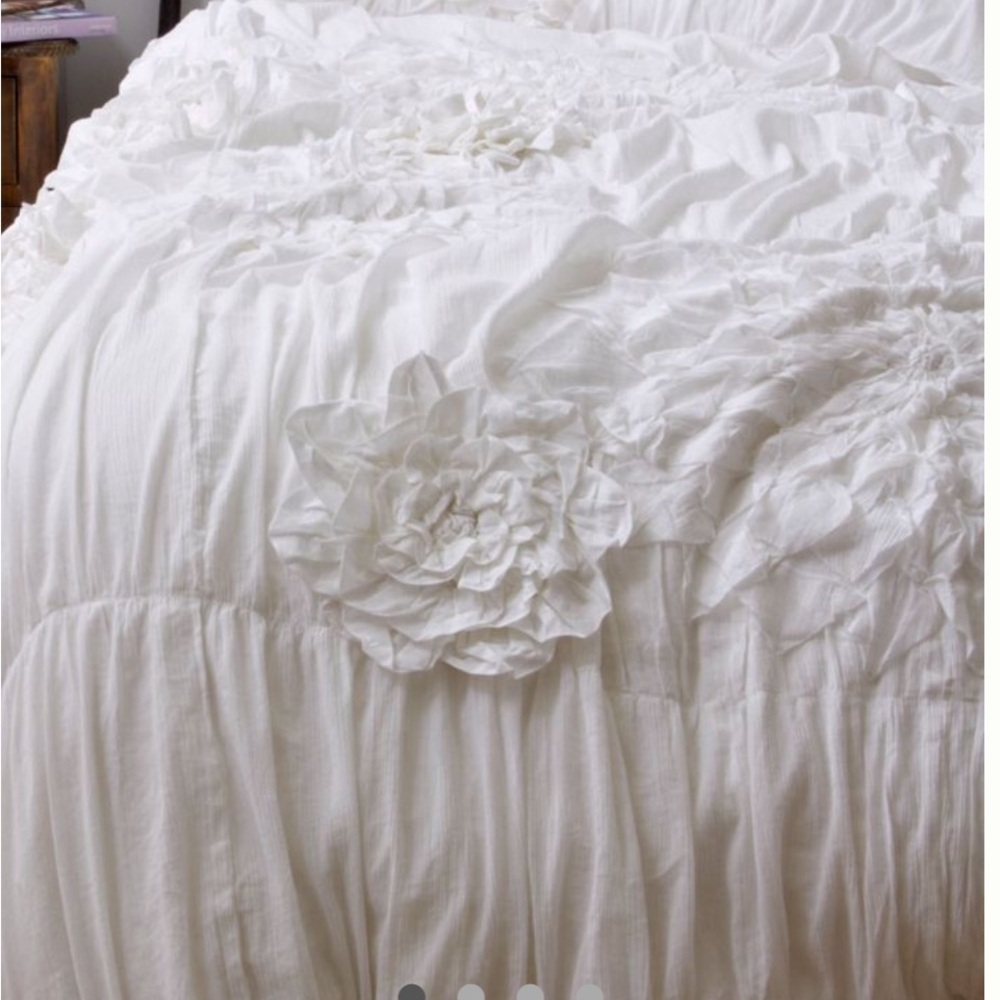 Anthropologie White Floral Duvet Cover